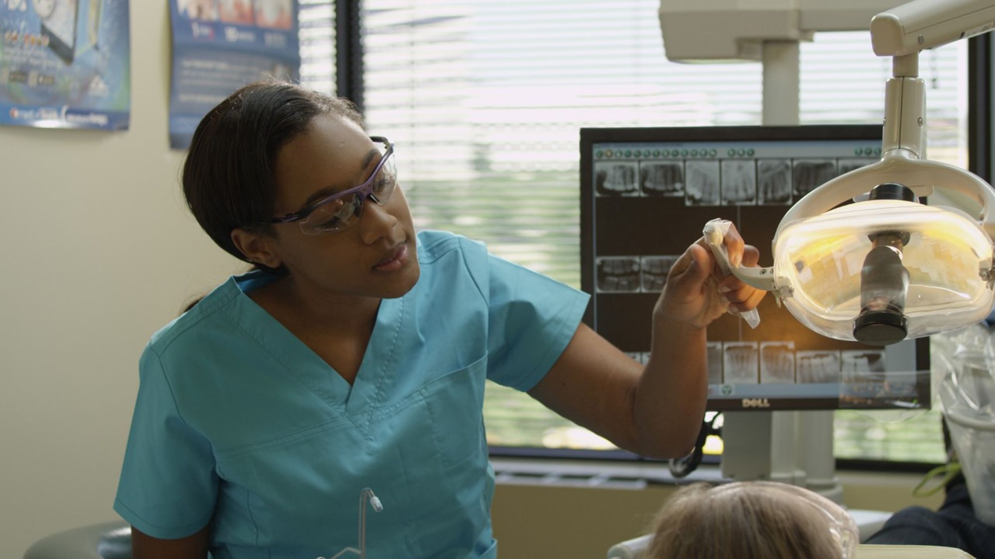 LandingPage-DT_putting light on patient